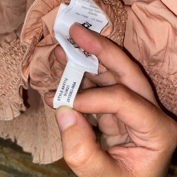 NWT J. Crew Pink Off The Shoulder Puff Sleeve Smocked Crop Top Womens Size Large - Picture 6 of 7